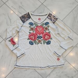 Double D Ranch Gray and White Graphic Long Sleeve Blouse